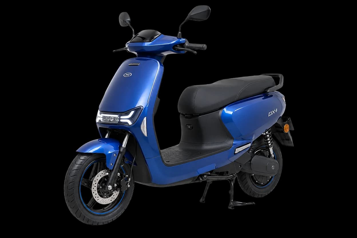 Kinetic DX EV Standard