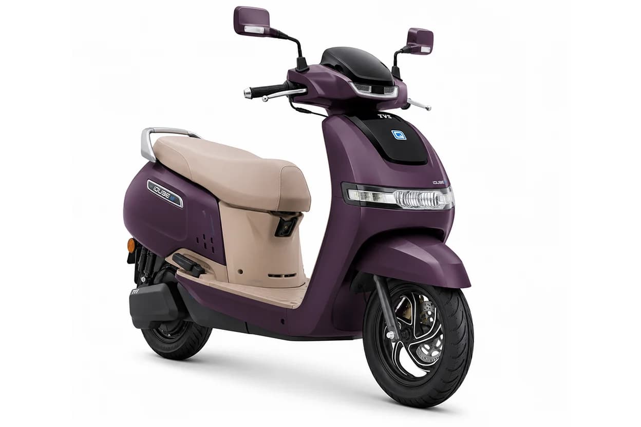 TVS iQube S 3.5 kWh (5-inch Display)